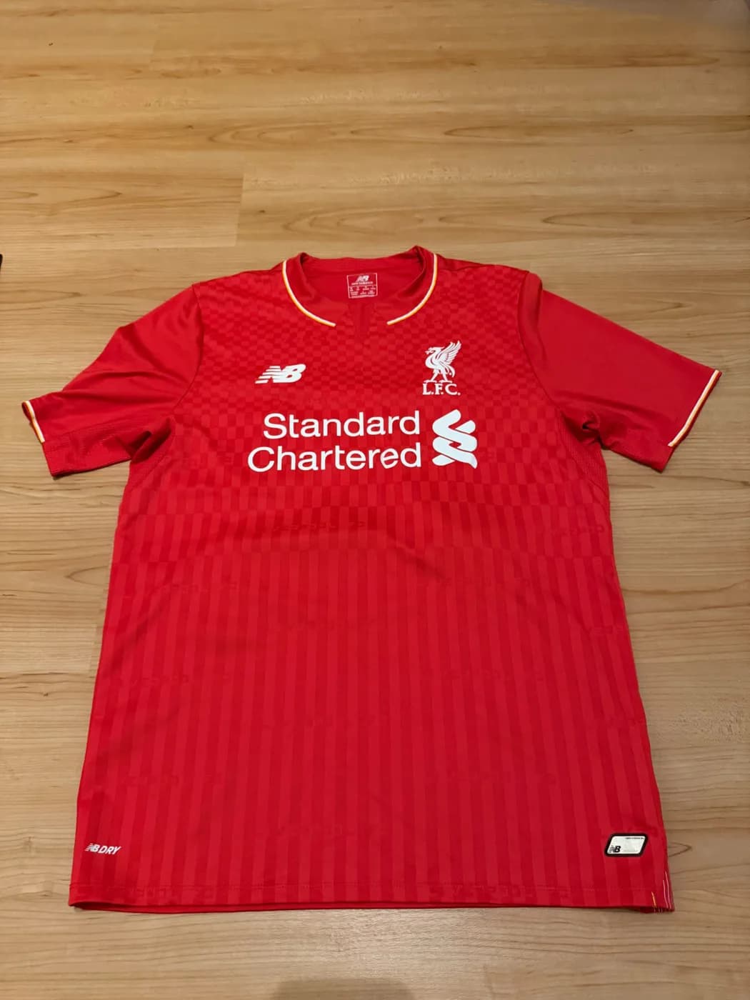 Liverpool FC 2015/2016 Oliver Home front view football shirt
