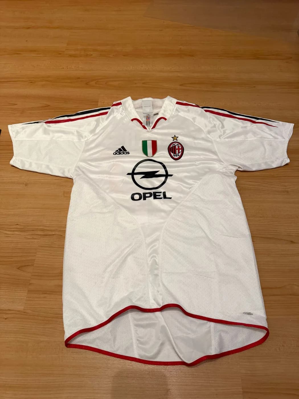 AC Milan 2004/2005 Kaká Away front view football shirt