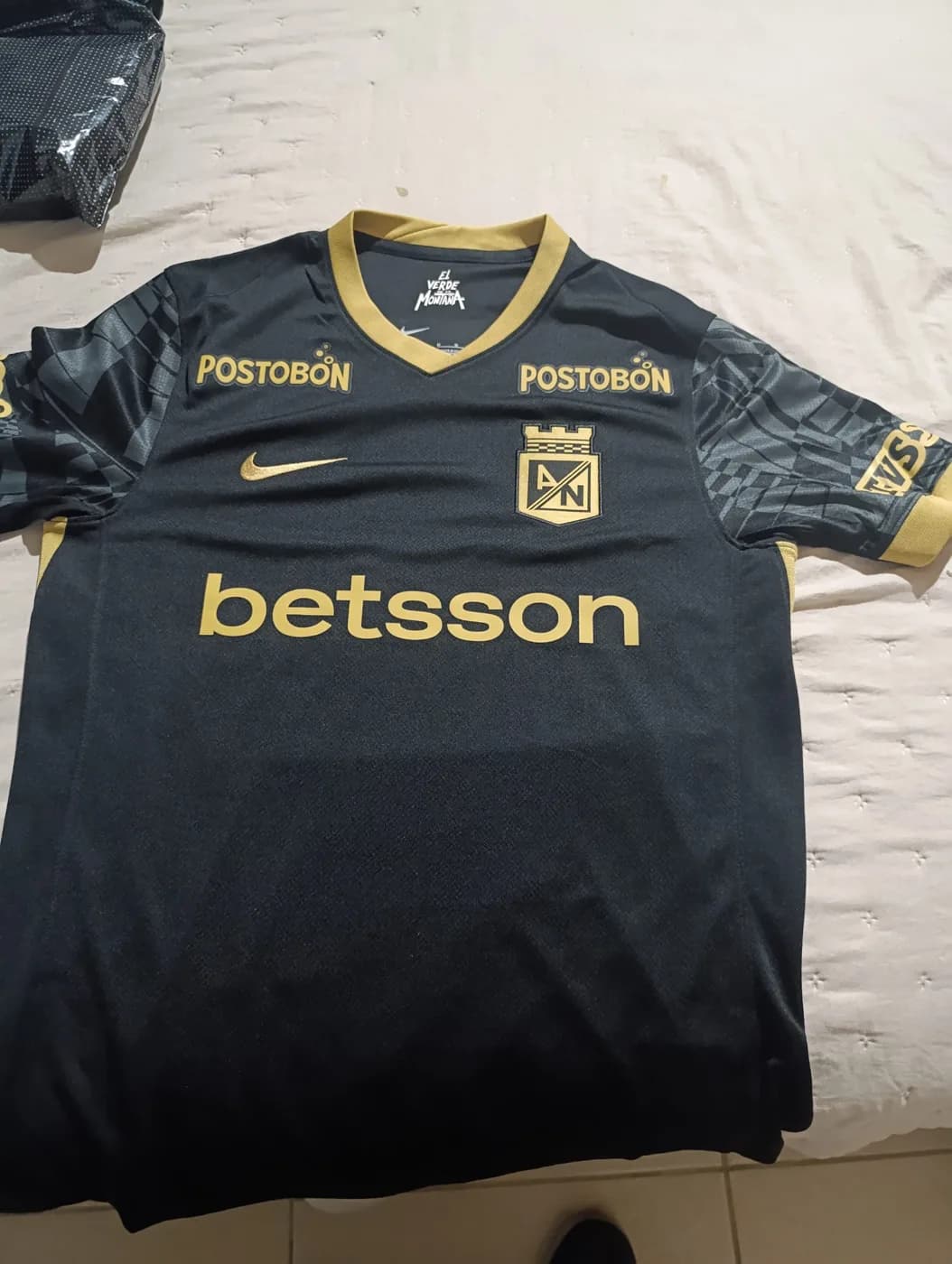 Atlético Nacional Away front view football shirt