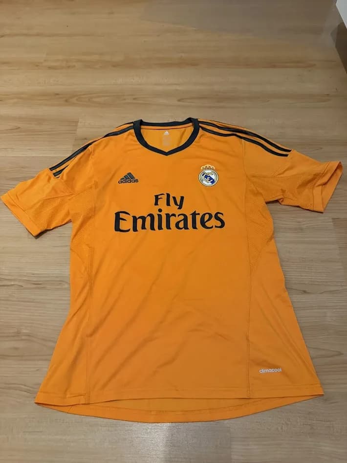 Real Madrid 2013/2014 Third front view football shirt