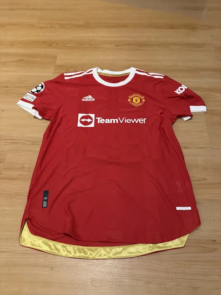 Manchester United FC 2021/2022 Diogo Dalot Home front view football shirt