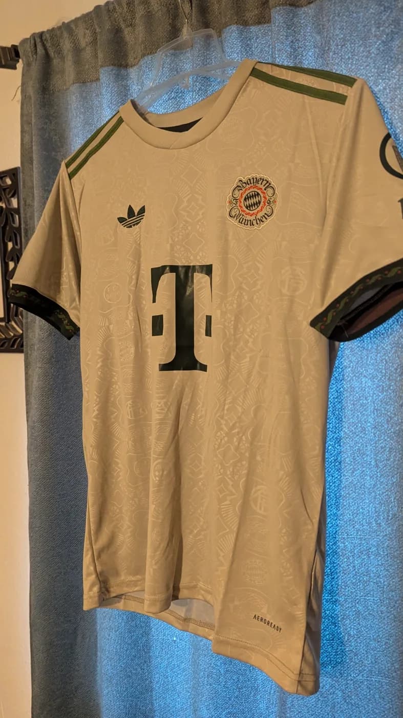 FC Bayern München 2025/2026 Third front view football shirt