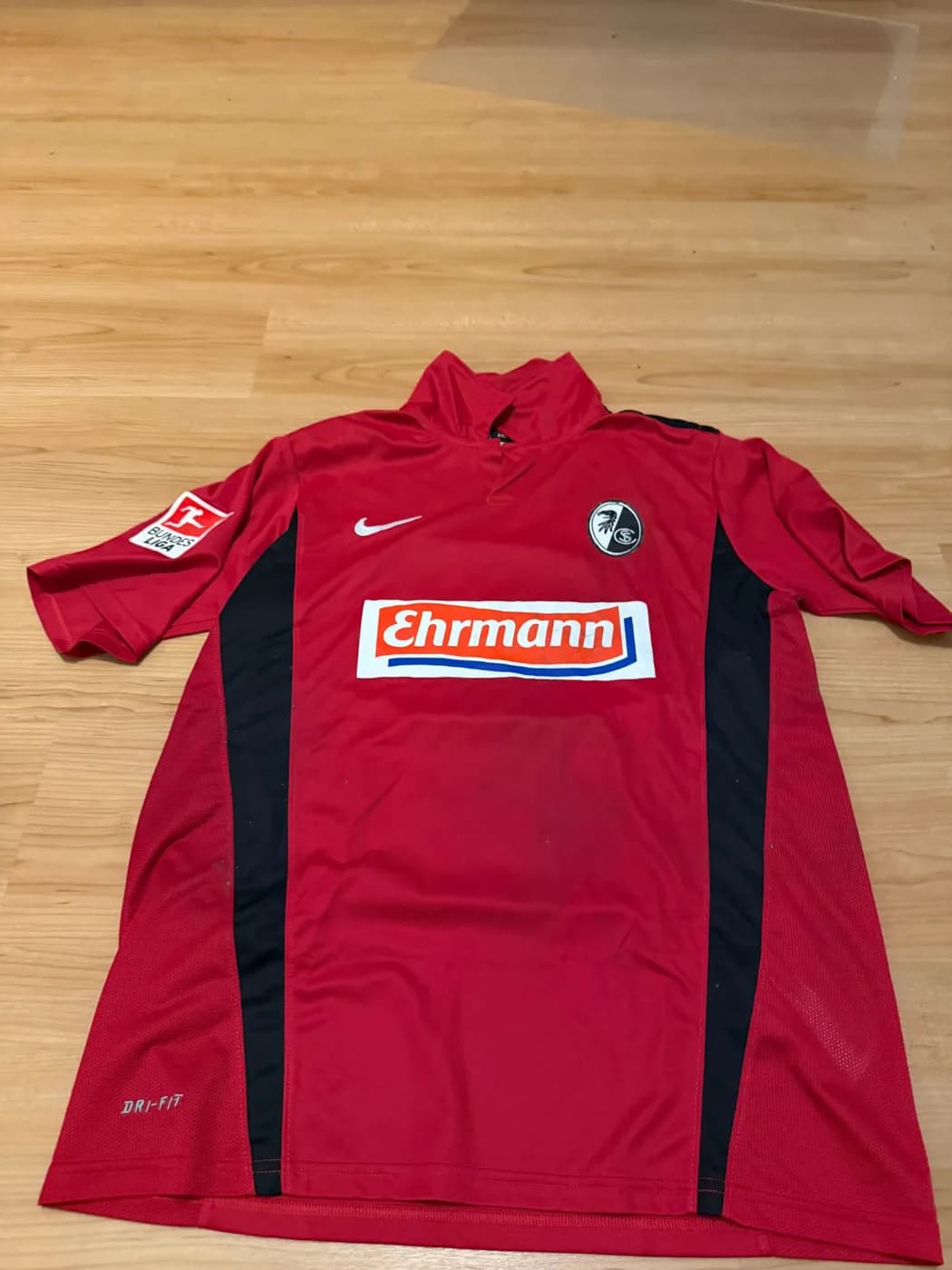 SC Freiburg 2010/2011 Papiss Cissé Home front view football shirt